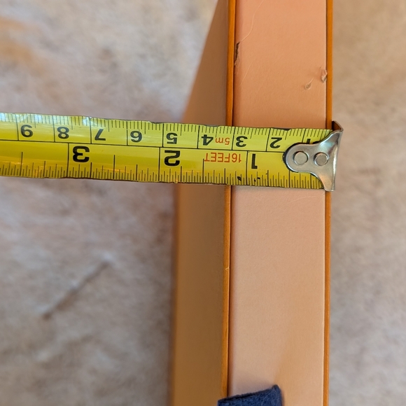 Box - Picture 4 of 7